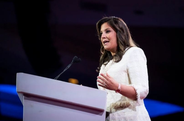 La representante Elise Stefanik (R-N.Y.) habla en la Conferencia 2024 Road to Majority en Washington el 21 de junio de 2024. (Madalina Vasiliu/The Epoch Times)