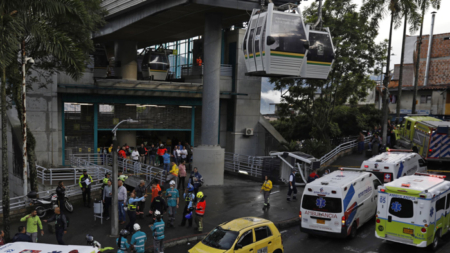 Una persona fallece y 20 quedan heridos tras caída de una cabina de Metrocable en Medellín