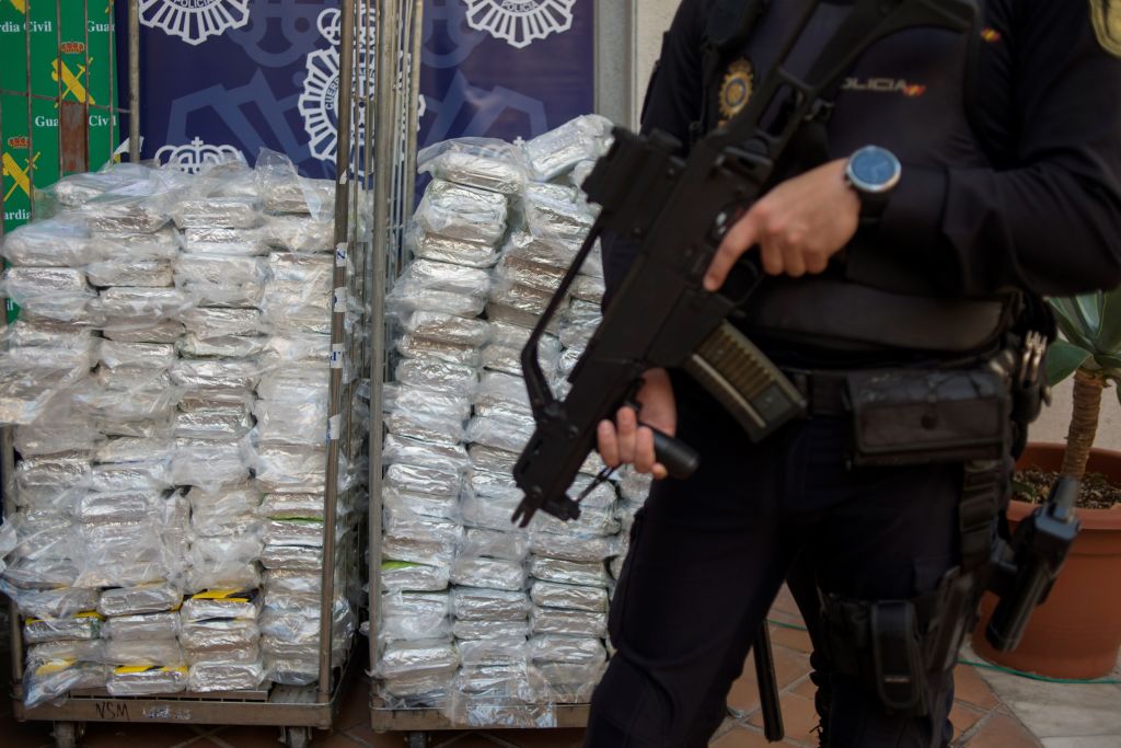 Detienen a 4 colombianos con 900 kilos de cocaína en España