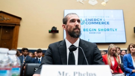 El nadador olímpico Michael Phelps declara ante el Congreso sobre supuesta trampa china