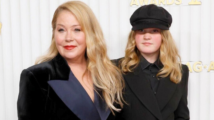 Christina Applegate y su hija, Sadie Grace LeNoble, asisten a la 29ª edición de los Premios anuales del Sindicato de Actores en Los Ángeles, California, el 26 de febrero de 2023. (Frazer Harrison/Getty Images)