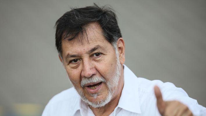 Foto de archivo del diputado Gerardo Fernández Noroña, durante el primer debate presidencial en la sede del INE el 07 de abril de 2024 en la Ciudad de México, México. (Manuel Velasquez/Getty Images)