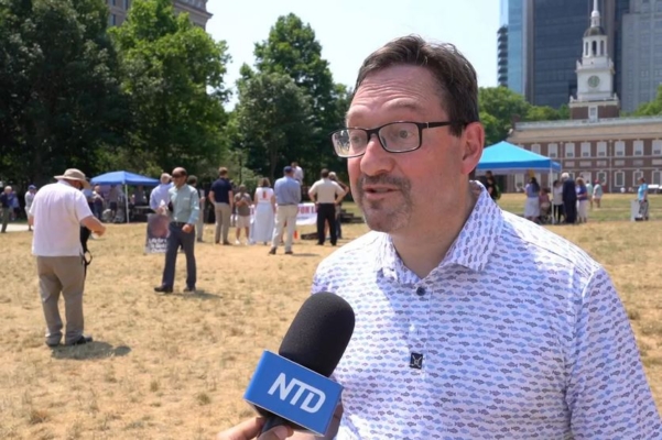 Tom Stevens, presidente y CEO de Pro-Life Union of Greater Philadelphia, asistió a la 4ª Marcha Anual por la Vida en el Independence Mall de Filadelfia, Pensilvania, el 22 de junio de 2024. (William Huang/The Epoch Times)