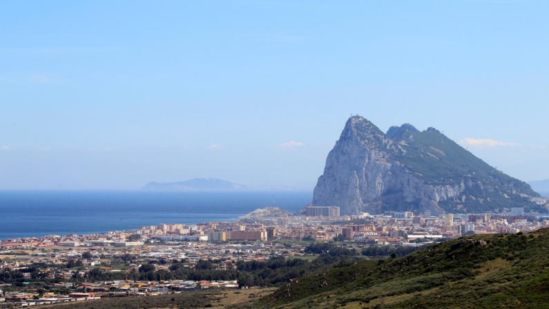 Vista del Peñón de Gibraltar. EFE/A.Carrasco Ragel