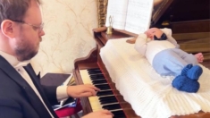 Bebé escucha a su padre tocar Bach por primera vez y su reacción es conmovedora: video