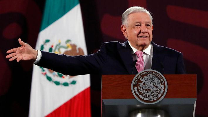 El presidente de México Andrés Manuel López Obrador durante una conferencia de prensa matutina en Palacio Nacional de Ciudad de México, México, el 1 de julio. (EFE/Mario Guzmán)
