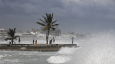 Beryl se dirige a Jamaica como huracán 5 de alta intensidad, dejando al menos 1 muerto