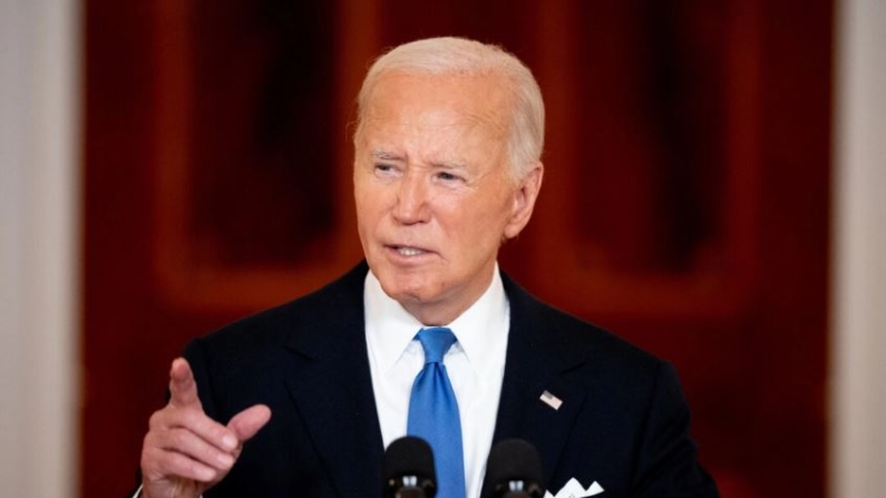 El presidente Joe Biden habla con los medios tras el fallo de la Corte Suprema sobre la inmunidad presidencial, en la Casa Blanca en Washington, el 1 de julio de 2024. (Andrew Harnik/Getty Images)