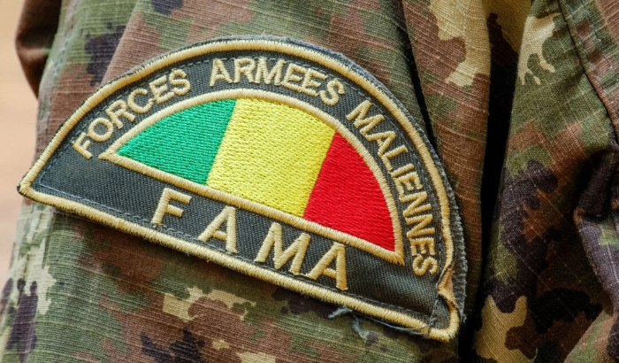 Detalle de la insignia de un miembro del Ejército de Mali (Fama), en Anderamboukane, en la región de Menaka, el 22 de marzo de 2019. (Agnes Coudurier/AFP vía Getty Images)
