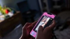 Las redes sociales están alterando el comportamiento de los jóvenes mientras buscan pareja