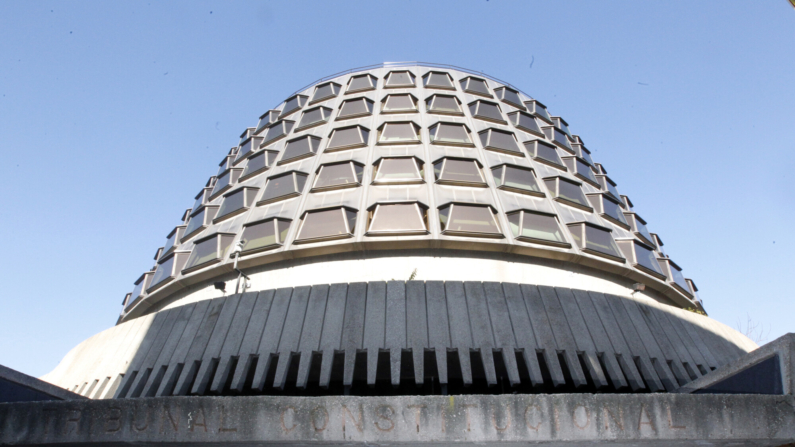 Imagen de archivo de la fachada del edificio del Tribunal Constitucional en Madrid. EFE/Javier Lizón/yv