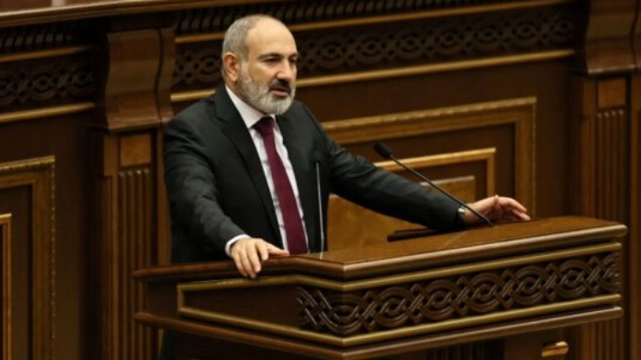 El primer ministro armenio, Nikol Pashinyan, se dirige al parlamento en Ereván, tras una escalada de las hostilidades con Azerbaiyán, el 13 de septiembre de 2022. (Tigran Mehrabyan/PAN Photo vía Reuters)