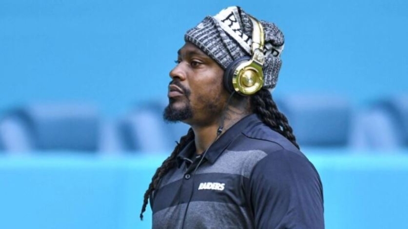 Marshawn Lynch, de los Oakland Raiders, antes de un partido contra los Miami Dolphins en el Hard Rock Stadium de Miami el 23 de septiembre de 2018. (Mark Brown/Getty Images)