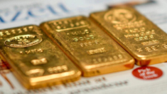 Precio del oro alcanza su nivel más alto en el mes con 2400 dólares por onza