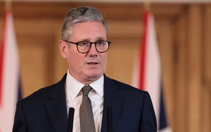 El Primer Ministro Sir Keir Starmer habla durante una rueda de prensa tras su primera reunión del Gabinete, en el número 10 de Downing Street, Londres, el 6 de julio de 2024. (Claudia Greco/PA Wire)