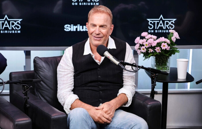 Kevin Costner participa en el foro "Horizon: Una saga americana", presentado por Jessica Shaw en Nueva York el 18 de junio de 2024. (Cindy Ord/Getty Images)
