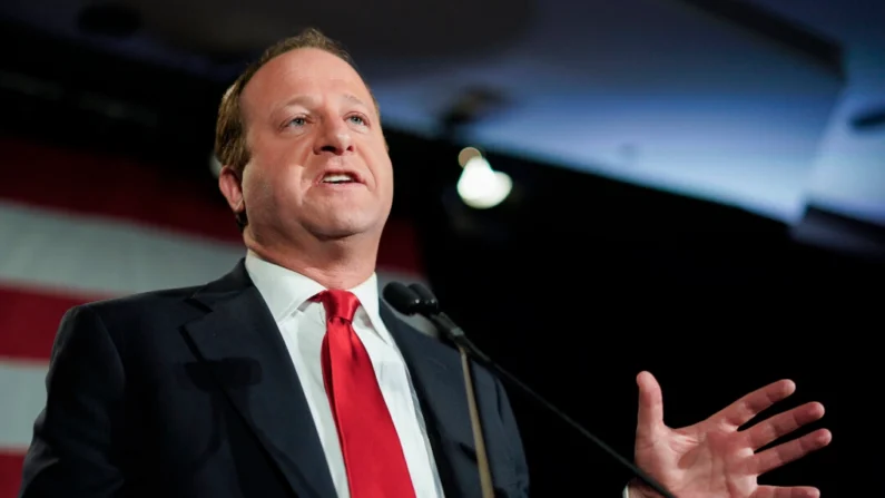 El gobernador de Colorado, Jared Polis, entonces gobernador electo, habla en un mitin en Denver el 6 de noviembre de 2018. (Rick T. Wilking/Getty Images)
