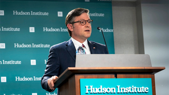 El presidente de la Cámara de Representantes, Mike Johnson (R-La.), habla en el Instituto Hudson de Washington, el 8 de julio de 2024. (Madalina Vasiliu/The Epoch Times)
