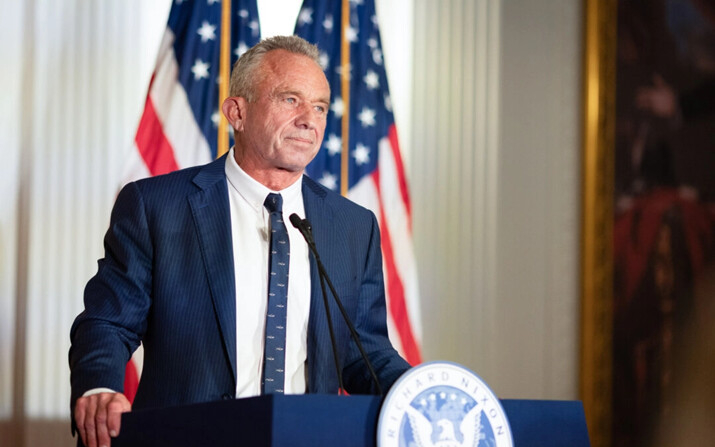 El candidato presidencial Robert F. Kennedy Jr. habla en la biblioteca Nixon, en Yorba Linda, California, el 12 de junio de 2024. (John Fredricks/The Epoch Times)