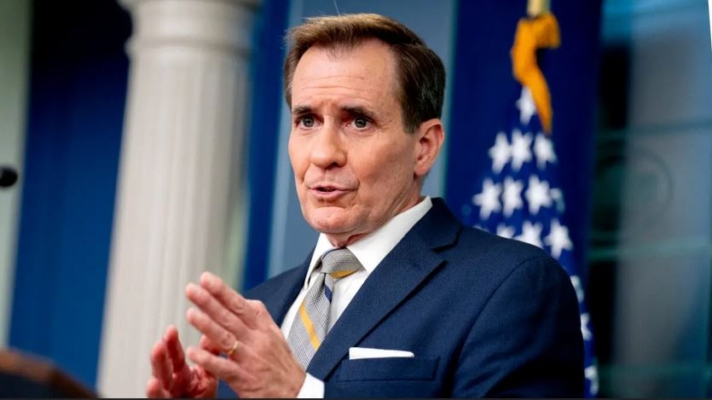 El asesor de comunicaciones de seguridad nacional de la Casa Blanca, John Kirby, habla durante una rueda de prensa en la Sala de Prensa Brady de la Casa Blanca el 6 de mayo de 2024. (Andrew Harnik/Getty Images)