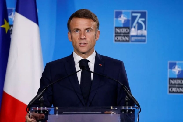 El presidente francés, Emmanuel Macron, ofrece una rueda de prensa al margen de la cumbre del 75 aniversario de la OTAN en el Centro de Convenciones Walter E. Washington en Washington, DC, el 11 de julio de 2024. (LUDOVIC MARIN/AFP vía Getty Images)