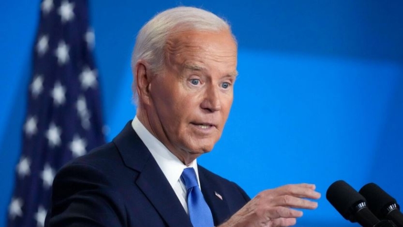 El presidente Joe Biden da una rueda de prensa en la Cumbre de la OTAN 2024 en Washington el 11 de julio de 2024. (Kent Nishimura/Getty Images)