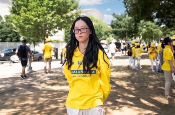 Zhang Huaqi, tras participar en una manifestación y una marcha para pedir el fin de la persecución contra la práctica espiritual que el Partido Comunista Chino lleva a cabo desde hace 25 años, en Washington, el 11 de julio de 2024. (Madalina Vasiliu/The Epoch Times)