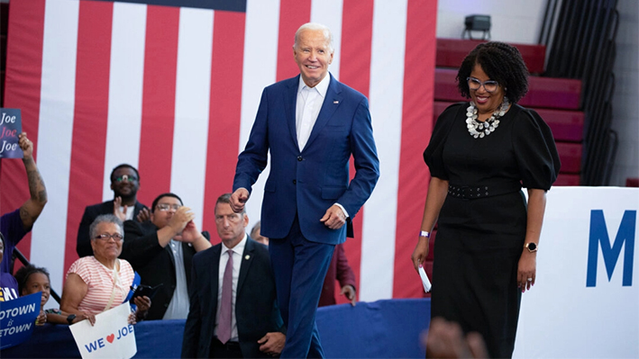 El presidente Joe Biden asiste a un acto de campaña en el instituto Renaissance de Detroit el 12 de julio de 2024. (Bill Pugliano/Getty Images)
