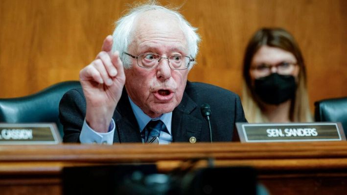 El presidente del Comité de Salud, Educación, Trabajo y Pensiones del Senado, Bernie Sanders (I-Vt.) en Washington el 20 de abril de 2023. (Chip Somodevilla/Getty Images)