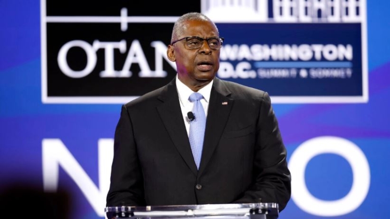 El secretario de Defensa de EE. UU., Lloyd Austin, pronuncia un discurso durante un foro público de la OTAN como parte de la Cumbre de la OTAN 2024 en Washington, el 10 de julio de 2024. (Kevin Dietsch /Getty Images)