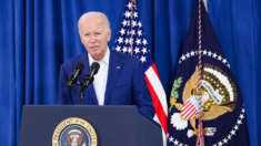 Biden habla con Trump tras el intento de asesinato y condena la violencia