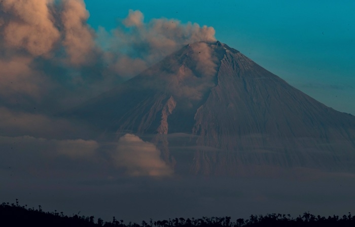 Fotografía de archivo del volcán Sangay. (EFE/José Jácome)