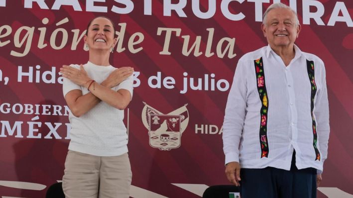 La presidenta electa Claudia Sheinbaum junto al presidente Andrés Manuel López Obrador durante una gira de trabajo en Tula. (Cortesía: Equipo de comunicación de Claudia Sheinbaum)