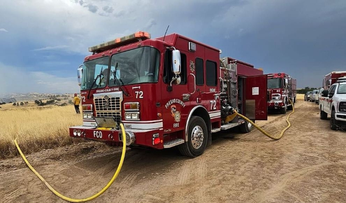 Los equipos combaten incendios en el condado de Fresno, California, el 25 de junio de 2024. (Cal Fire/Distrito de Protección contra Incendios del Condado de Fresno)
