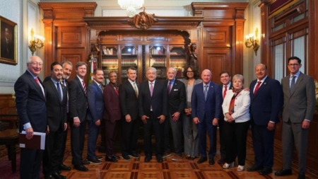 López Obrador se reúne con congresistas de EE.UU. en el Palacio Nacional