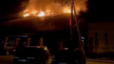 Ataque de Ucrania hiere a 6 personas y causa incendio en fábrica de frontera rusa, según gobernadores