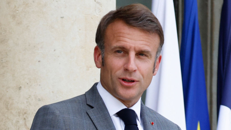 El presidente de Francia, Emmanuel Macron, foto tomada en el Palacio Presidencial del Elíseo en París el 16 de julio de 2024. (Ludovic Marin/AFP vía Getty Images)