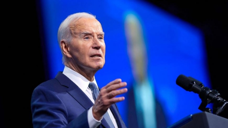 El presidente Joe Biden habla en la 115ª Convención Nacional de la NAACP, en el Centro de Convenciones Mandalay Bay, en Las Vegas, Nevada, el 16 de julio de 2024. (Kent Nishimura/AFP vía Getty Images)