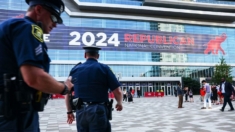 Detienen a un hombre armado con pasamontañas cerca de la Convención Nacional Republicana