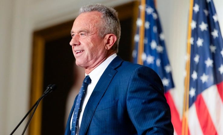 El candidato presidencial Robert F. Kennedy Jr. habla en la biblioteca Nixon en Yorba Linda, California, el 12 de junio de 2024. (John Fredricks/The Epoch Times)