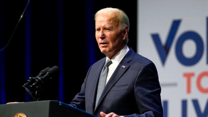 El presidente Joe Biden habla durante una cumbre económica en el College of Southern Nevada en Las Vegas el 16 de julio de 2024 ( ent Nishimura/AFP vía Getty Images)