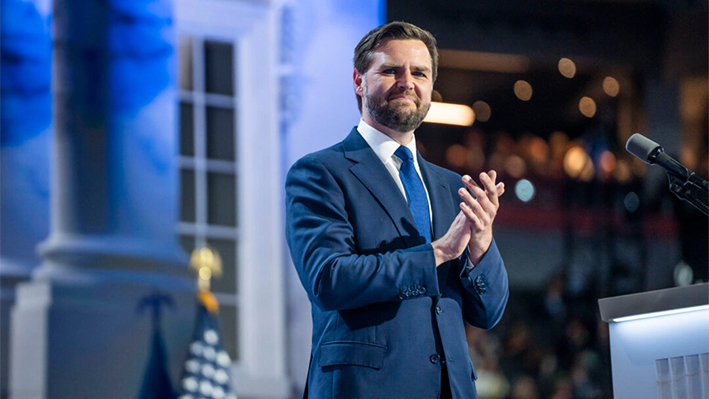 El candidato republicano a la vicepresidencia, el senador JD Vance (R-Ohio), habla durante la Convención Nacional Republicana (RNC) en Milwaukee, Wisconsin, el 17 de julio de 2024. Madalina Vasiliu/The Epoch Times)