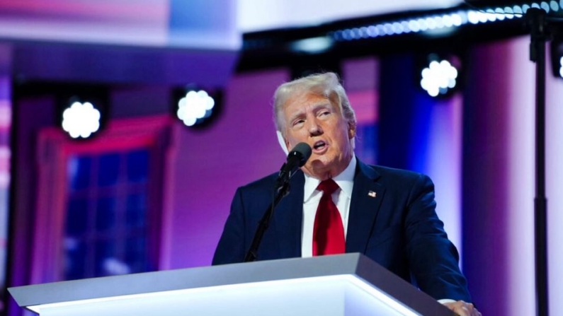 El expresidente Donald Trump habla en el último día de la RNC en Milwaukee, Wisconsin, el 18 de julio de 2024. ( adalina Vasiliu/The Epoch Times)