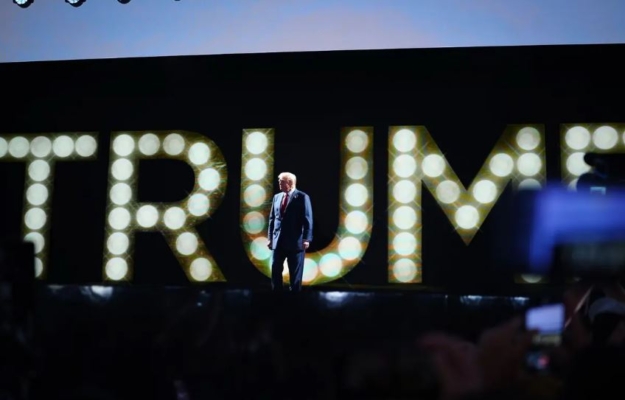 El expresidente Donald Trump habla el último día de la Convención Nacional Republicana en Milwaukee, Wisconsin, el 18 de julio de 2024. (Madalina Vasiliu/The Epoch Times)