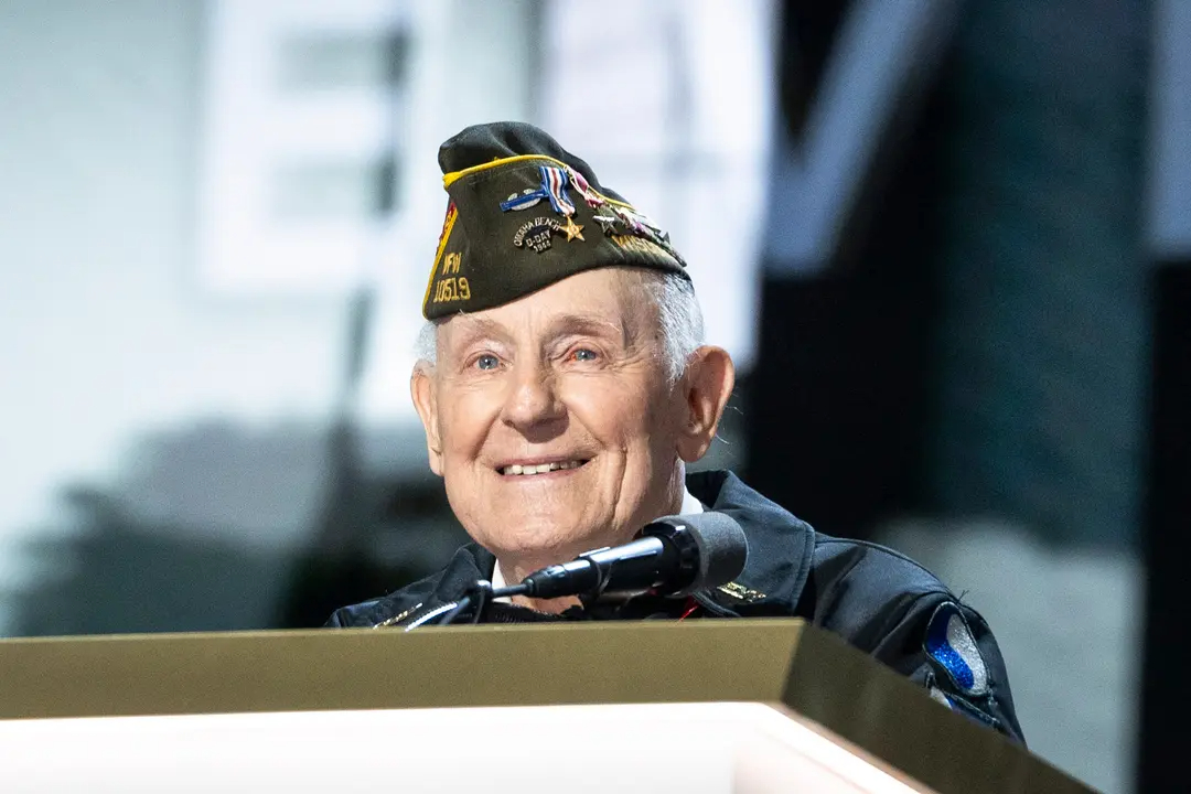 Veterano de la Segunda Guerra Mundial Sargento William Pekrul La Convención Nacional Republicana (RNC) en Milwaukee, Wisconsin, el 17 de julio de 2024. (Madalina Vasiliu/The Epoch Times)