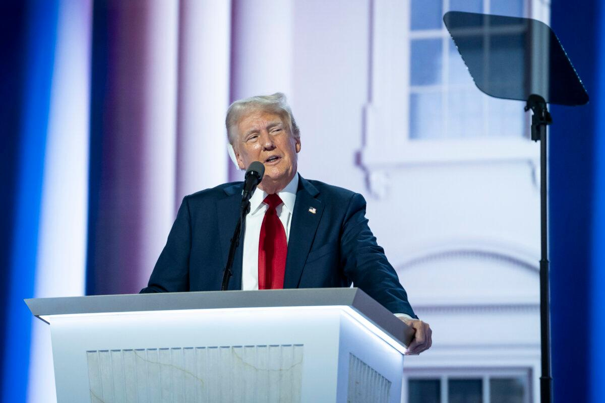 El expresidente Donald J. Trump habla durante el último día de la RNC en Milwaukee, Wisconsin, el 18 de julio de 2024. (Madalina Vasiliu/The Epoch Times)