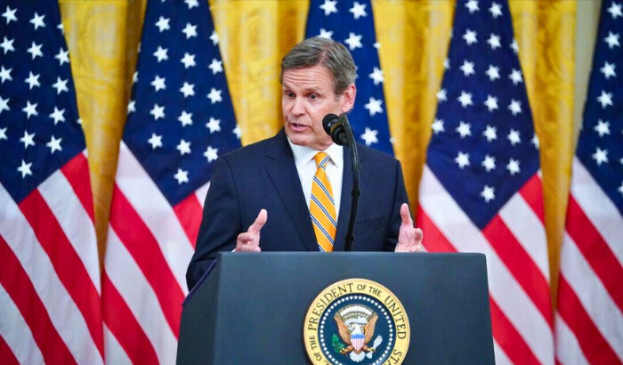 El gobernador de Tennessee, Bill Lee, en la Casa Blanca el 30 de abril de 2020. (Mandel Ngan/AFP vía Getty Images)