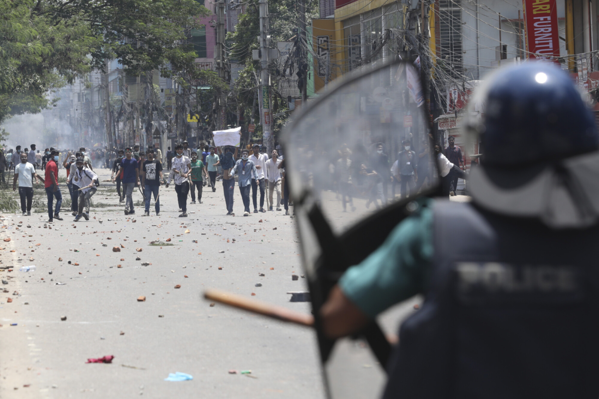 toque-de-queda-en-bangladesh-mientras-aumentan-protestas1.jpg