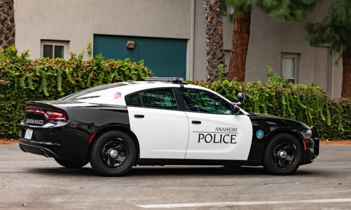 Un vehículo del Departamento de Policía de Anaheim en Anaheim, California, en una foto de archivo. (John Fredricks/The Epoch Times)