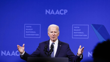 Gobierno de Biden anuncia subvenciones por valor de $4300 millones contra la contaminación climática